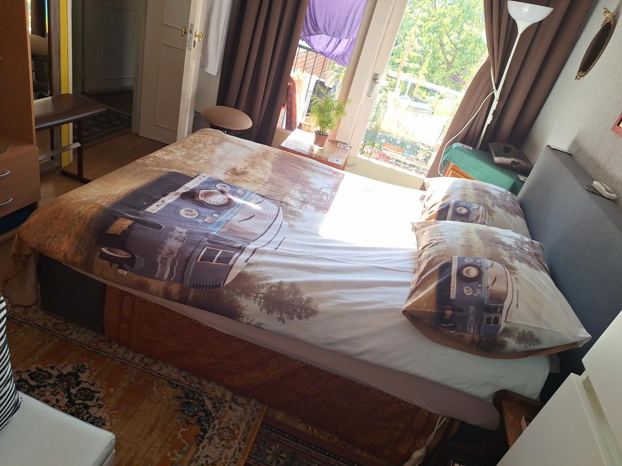 Homey Budget Bedroom アムステルダム エクステリア 写真